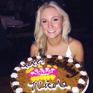 Meet your Posher, Nicole